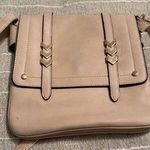 ALYSSA Double Compartment Large...
Used Elegant Tan Crossbody Bag